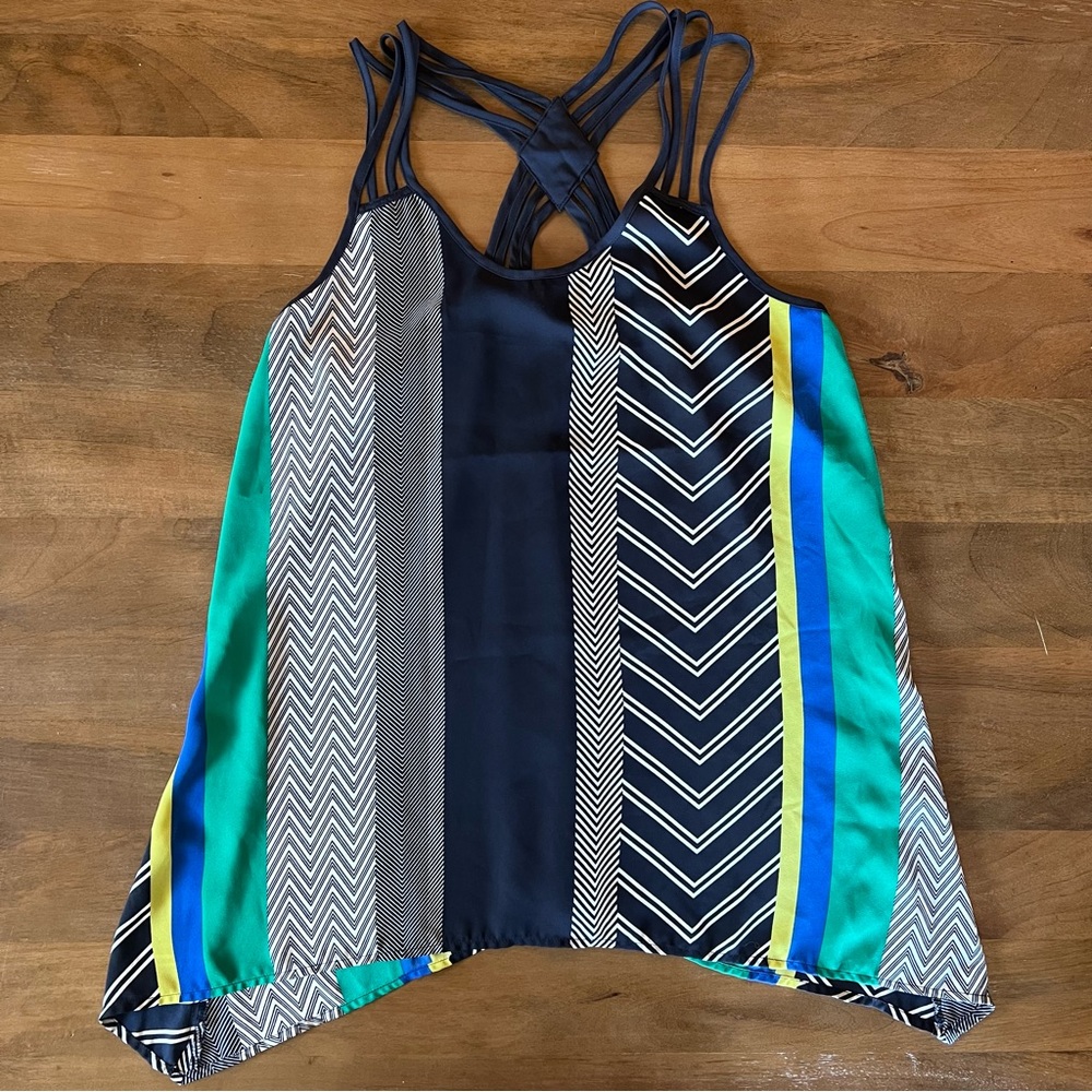 💥2/$20 Boho Tank Top - Women’s medium - navy white high low loose mix pattern